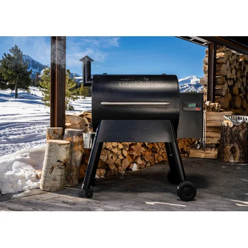 Black Traeger Pro 780 Wood Pellet Grill